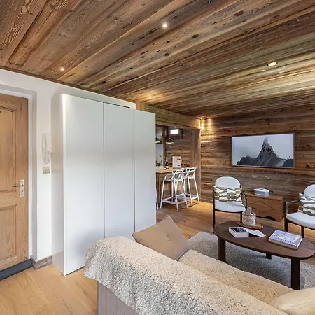 Renove A 150m Des Remontees, Terrasse Et Parking Couvert - Fr-1-569-126 * Megève